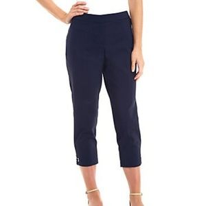⚠️3 for 30!! Loft Navy Cropped Pants
